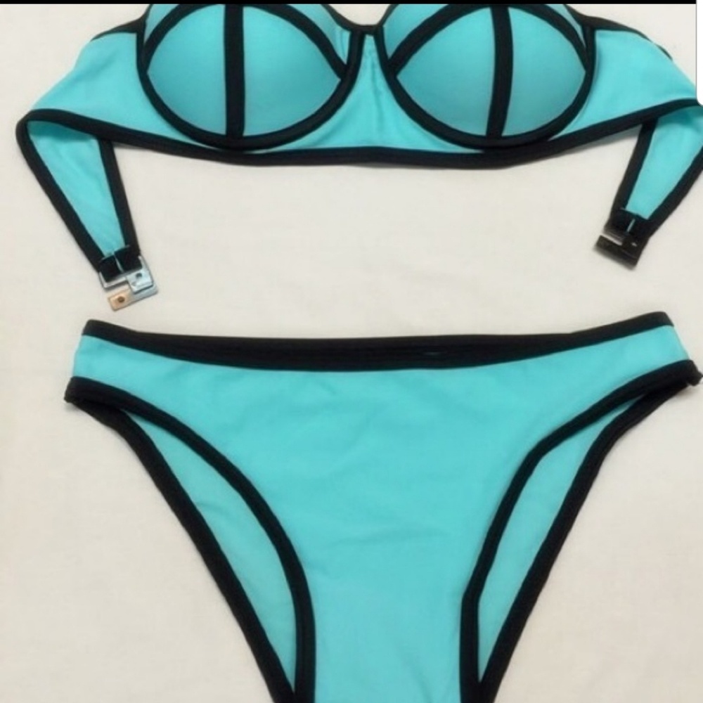 Blue Bikini - Picture 2 of 3